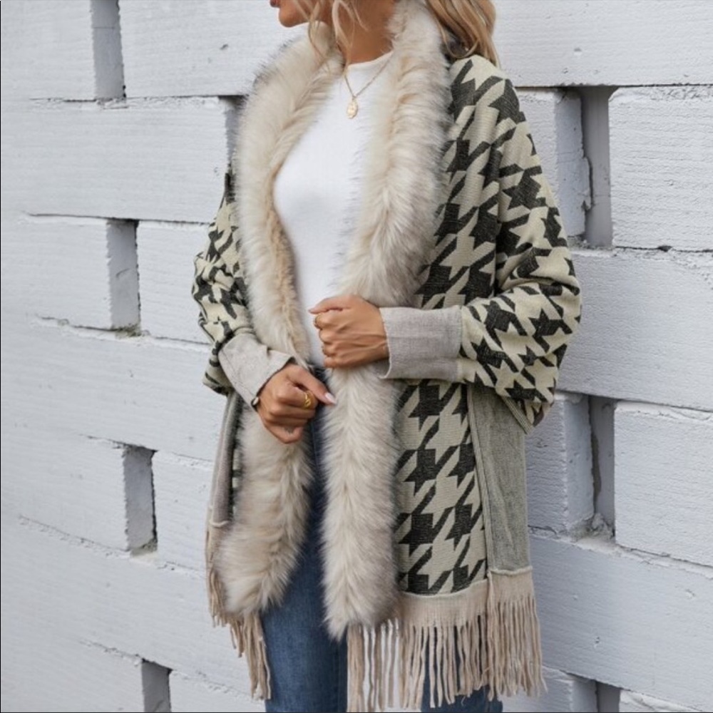 Houndstooth vegan fur tassel cardigan poncho shawl wrap - Picture 7 of 7